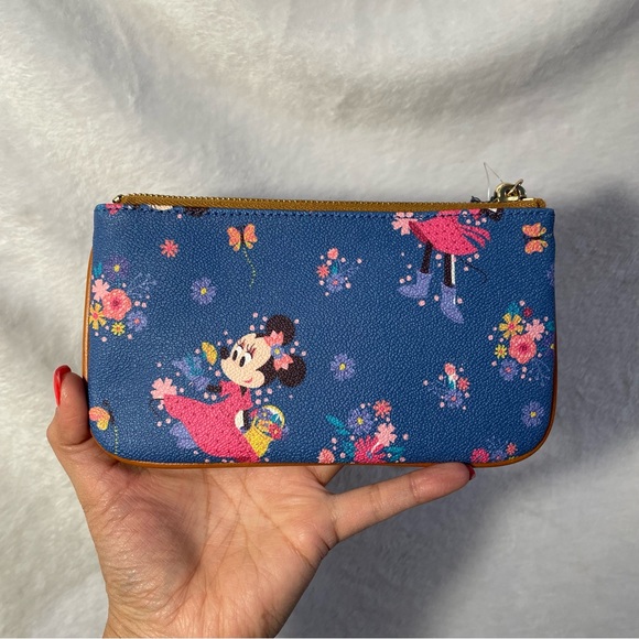 Epcot International Flower & Garden Festival 2021 Dooney & Bourke Wristlet NWT - Picture 5 of 8